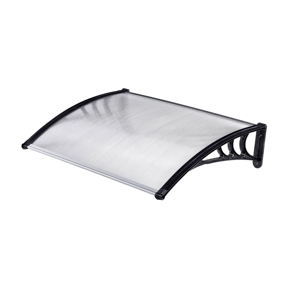 Striešky rovnakej hĺbky je možné vedľa seba spájať a vytvoriť tak ľubovoľne dlhý prístrešok podľa Vašej potreby. V balení nájdete polykarbonátový panel