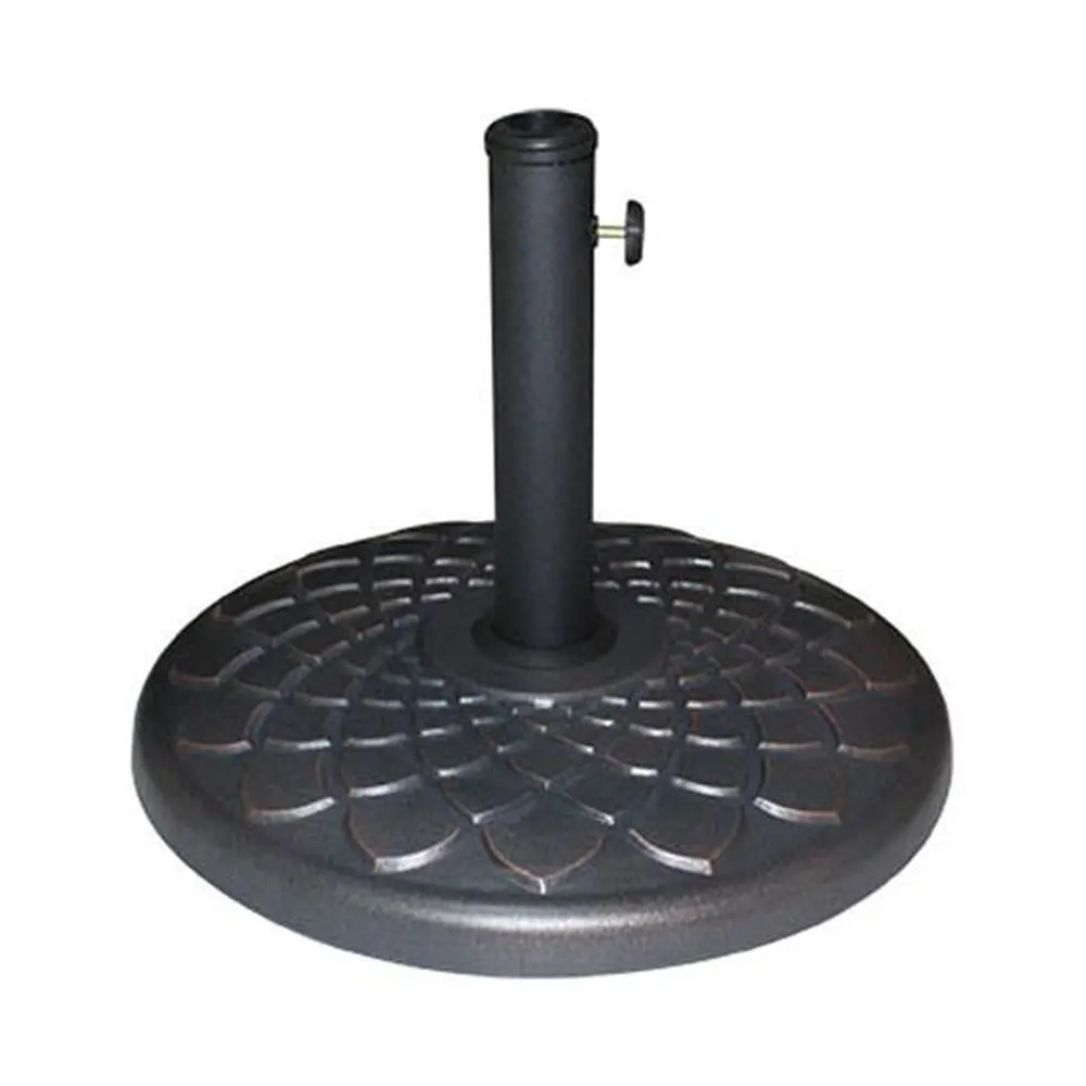 Stojan má kruhovú podstavu s priemerom 43 cm. Je vyrobený z trvácnej živice