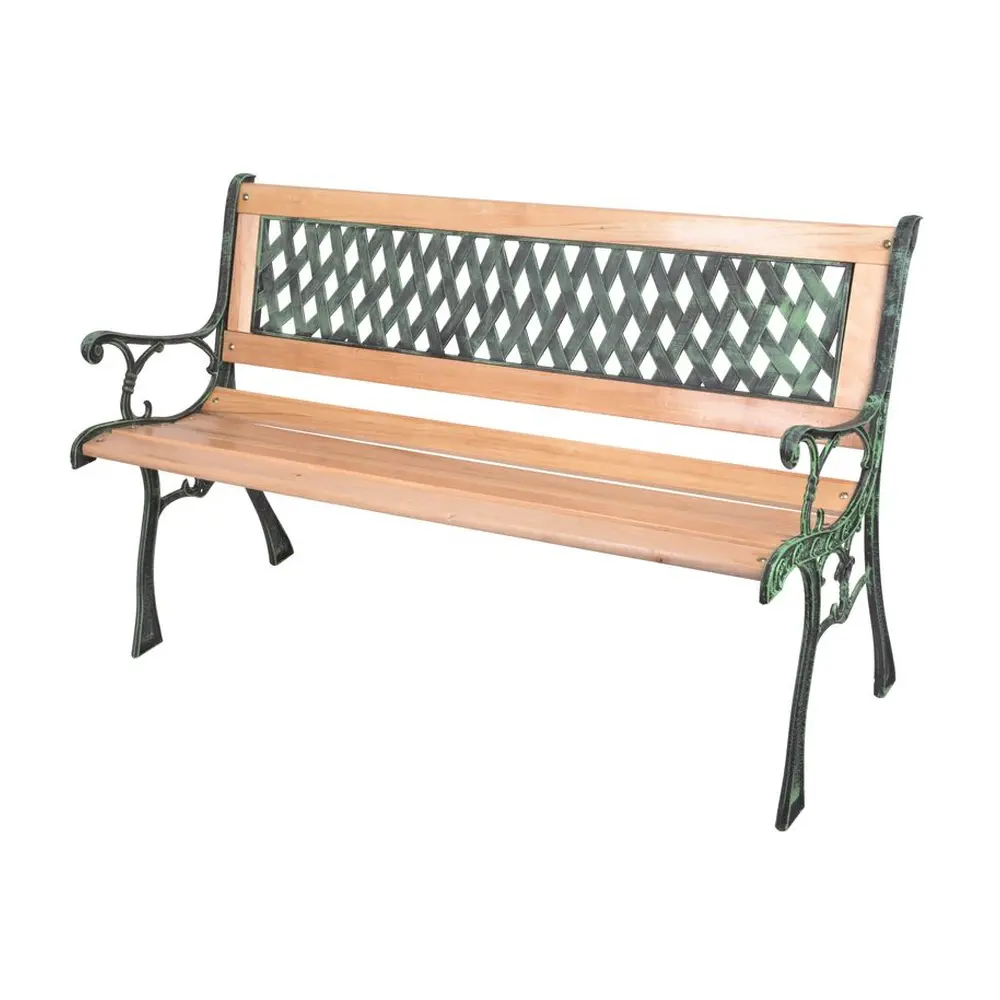 Záhradná lavička je pekným a praktickým doplnkom do každej záhrady. Lavička je vyrobená kombináciou dreva