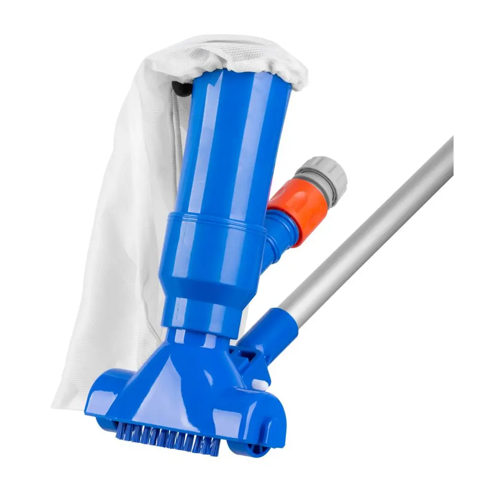 Pomocou bazénového vysávača Strend Pro Pool vyčistíte aj veľké nečistoty ako napríklad lístie či hmyz v bazénoch či vírivkách. Stačí ho napojiť na záhradnú hadicu 3/4" a podtlakom vysaje rozvírené nečistoty do vrecka. Pracuje nezávisle od filtrácie. Balenie obsahuje aj rýchlospojku na záhradnú hadicu a ALU tyč s dĺžkou 150 cm.